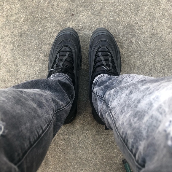 AirMax 97 Black - Picture 2 of 5